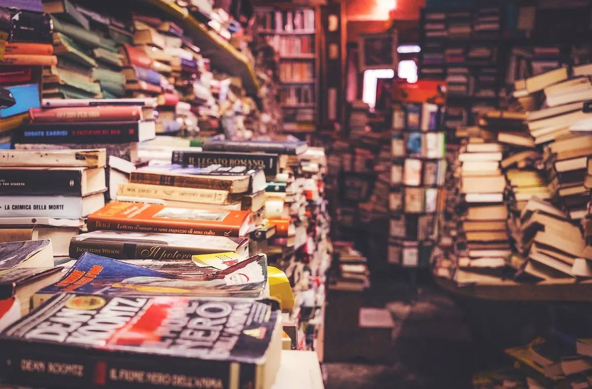 Indie Bookshops vs Online Retailers: A UK Book Buyer's Comparison